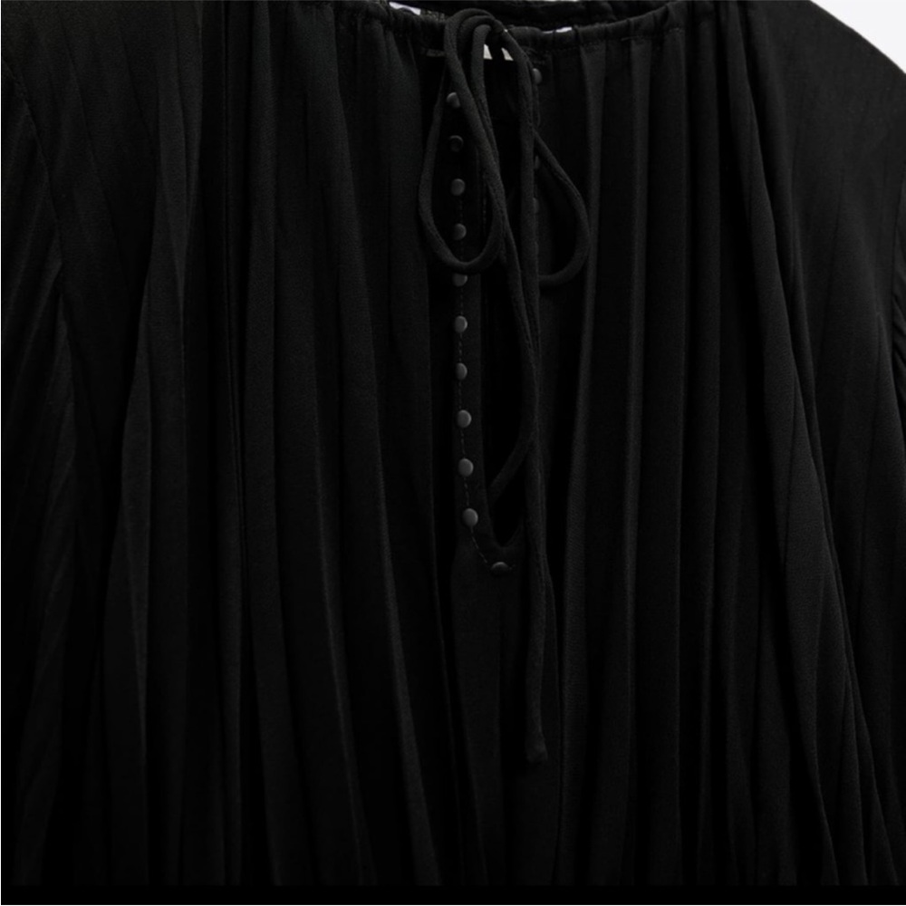 Black pleated Zara mini dress - Picture 5 of 8